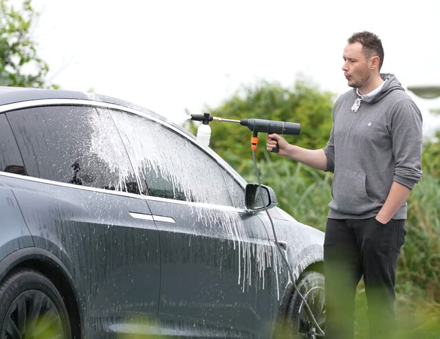 Gundi Pro portable water blaster
